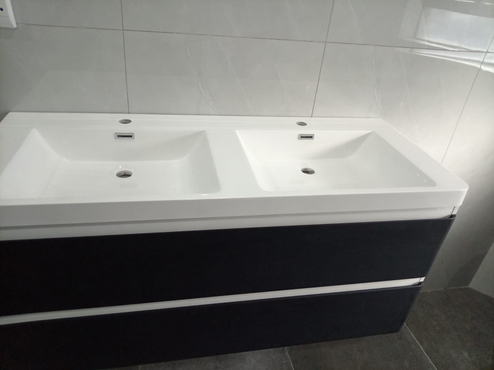 Sleek Double Vanity Unit — Dark Finish